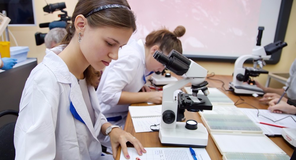 Учащиеся инженерных, медицинских и академических  классов сдадут предпрофессиональный экзамен