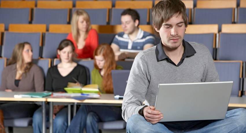 Репетиторы ушли в онлайн. Дистанционные платформы вытесняют традиционные вузы