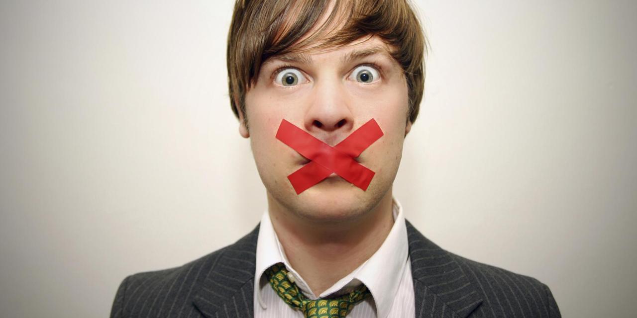 В Смоленске учительница на уроке заклеила рот ученику