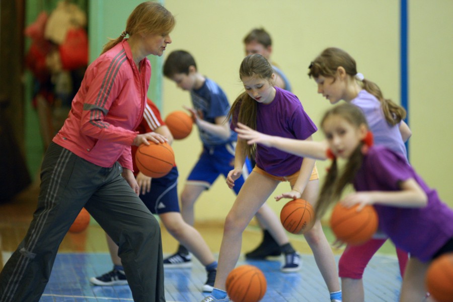 Как организовать проведение медосмотра в школах, как заинтересовать такой работой врачей и чем могут помочь родители школьников