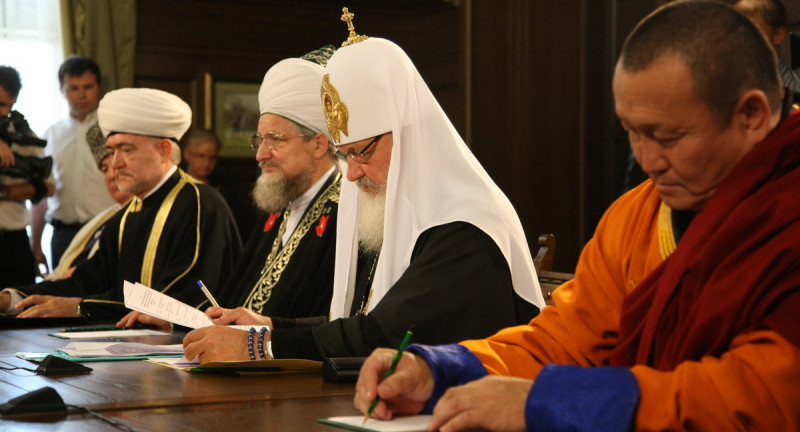 Эксперты предлагают расширить школьный курс религиозных культур и светской этики