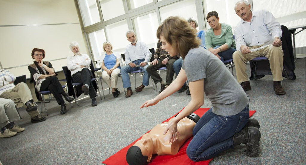 В Госдуме намерены обязать педагогов оказывать школьникам первую медицинскую помощь 