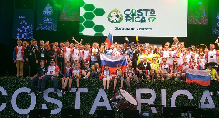 Школьная сборная Университета ИТМО победила на Всемирной олимпиаде роботов