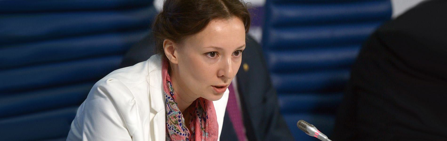 Анна Кузнецова проверит законность дополнительных требований властей Москвы к приемным семьям