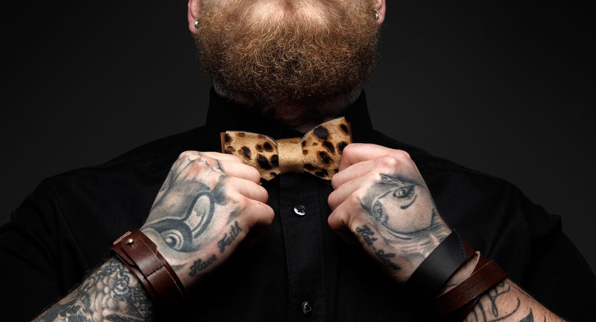 Новосибирский колледж запрещал учащимся усы, бороды и татуировки