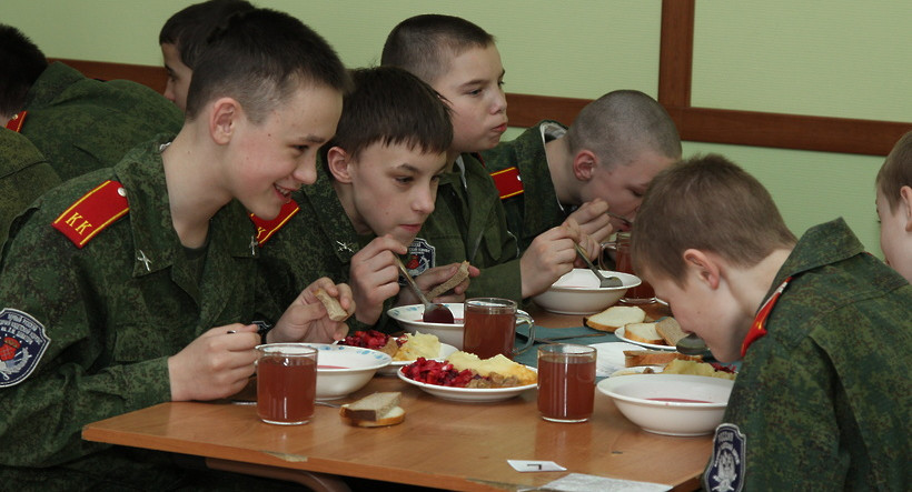 Власти Подмосковья из-за ЧП в Люберцах проверят организацию питания в школах и садах
