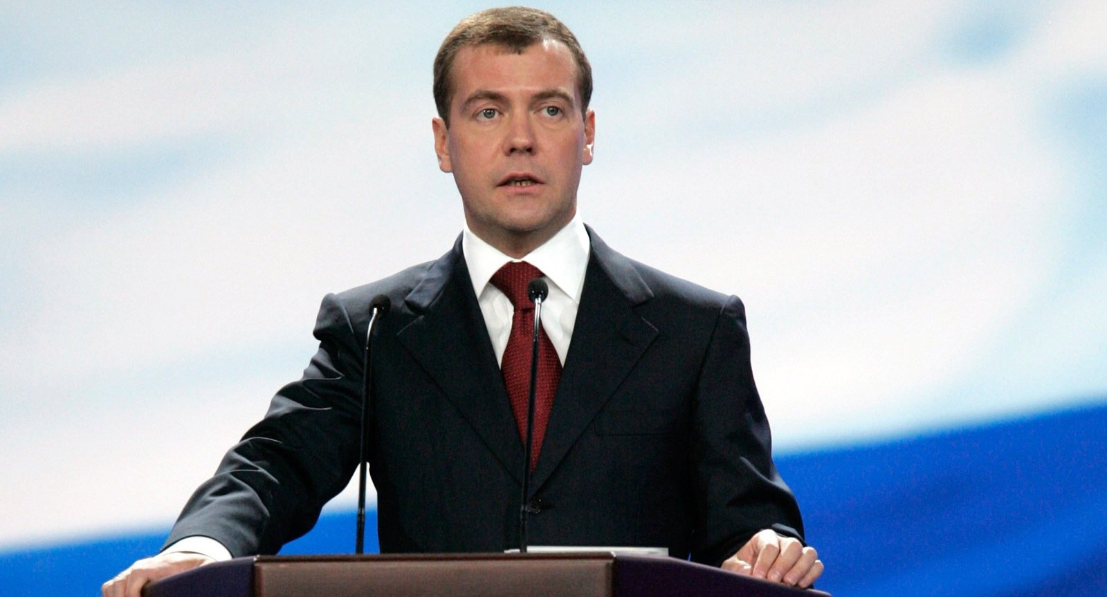 Дмитрий Медведев призвал поменять отношение к здравоохранению и образованию