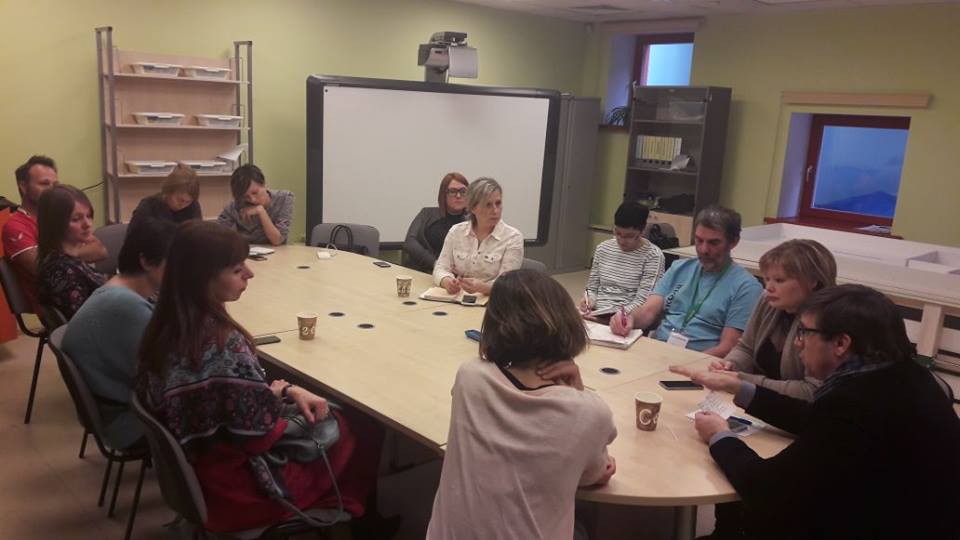 Директор школы Тубельского решил строить новый спорткомплекс: родители – против