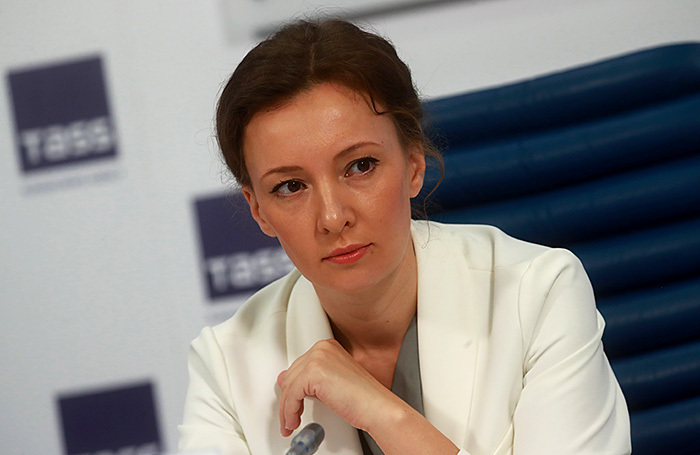 Министр образования и науки РФ и детский омбудсмен обсудили происшествие в Бурятии