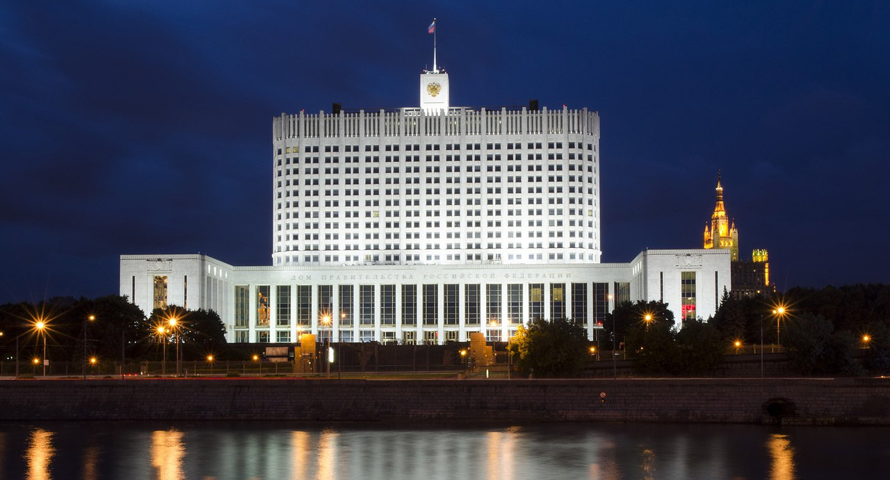 Правительство выделит 14,5 миллиарда на повышение зарплат бюджетникам