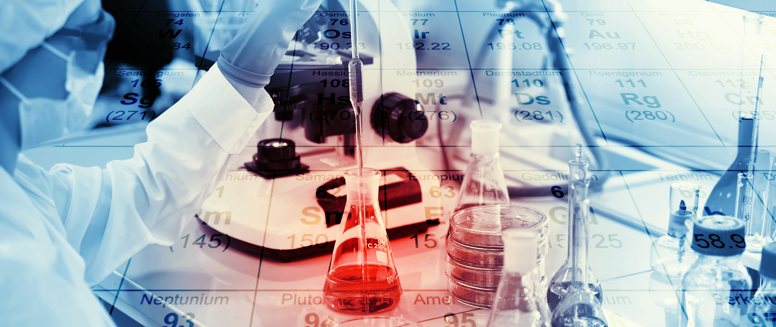 Чиновник устроился работать учителем, но уроки проводить не успевал