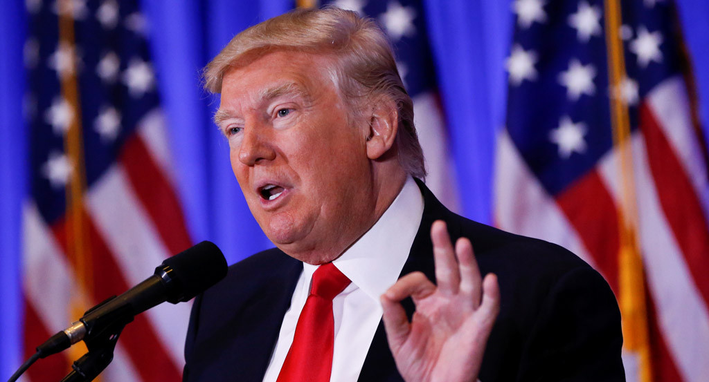 Президент США Дональд Трамп предложил разрешить школьным учителям скрытое ношение оружия для защиты