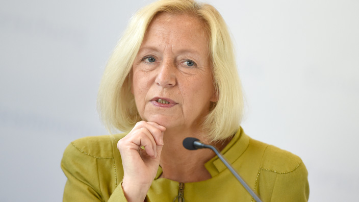 В Германии министра образования обвиняют в нарушении Конституции