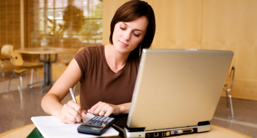 Исследование: студенты с осторожностью относятся к введению онлайн-курсов