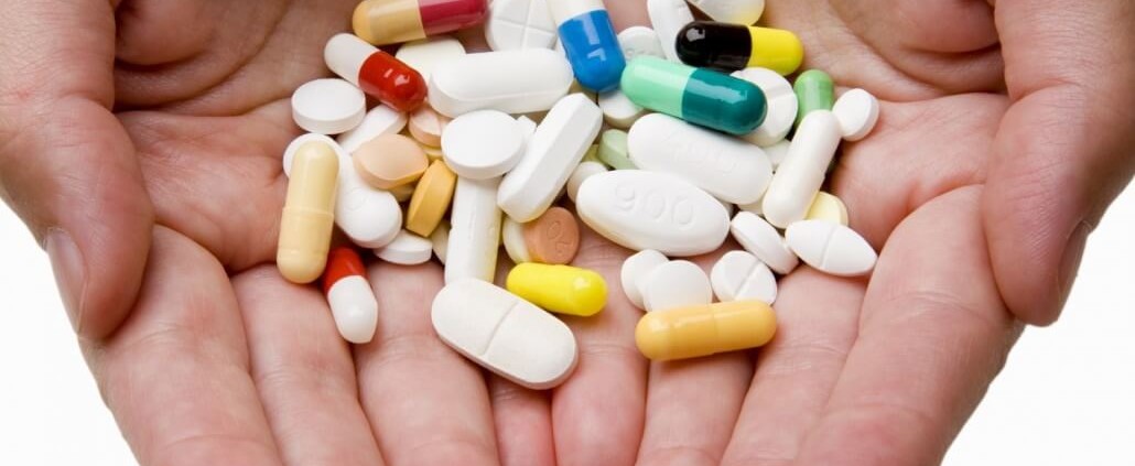 В Петербурге 14 семиклассников попали в больницу после употребления неизвестных таблеток