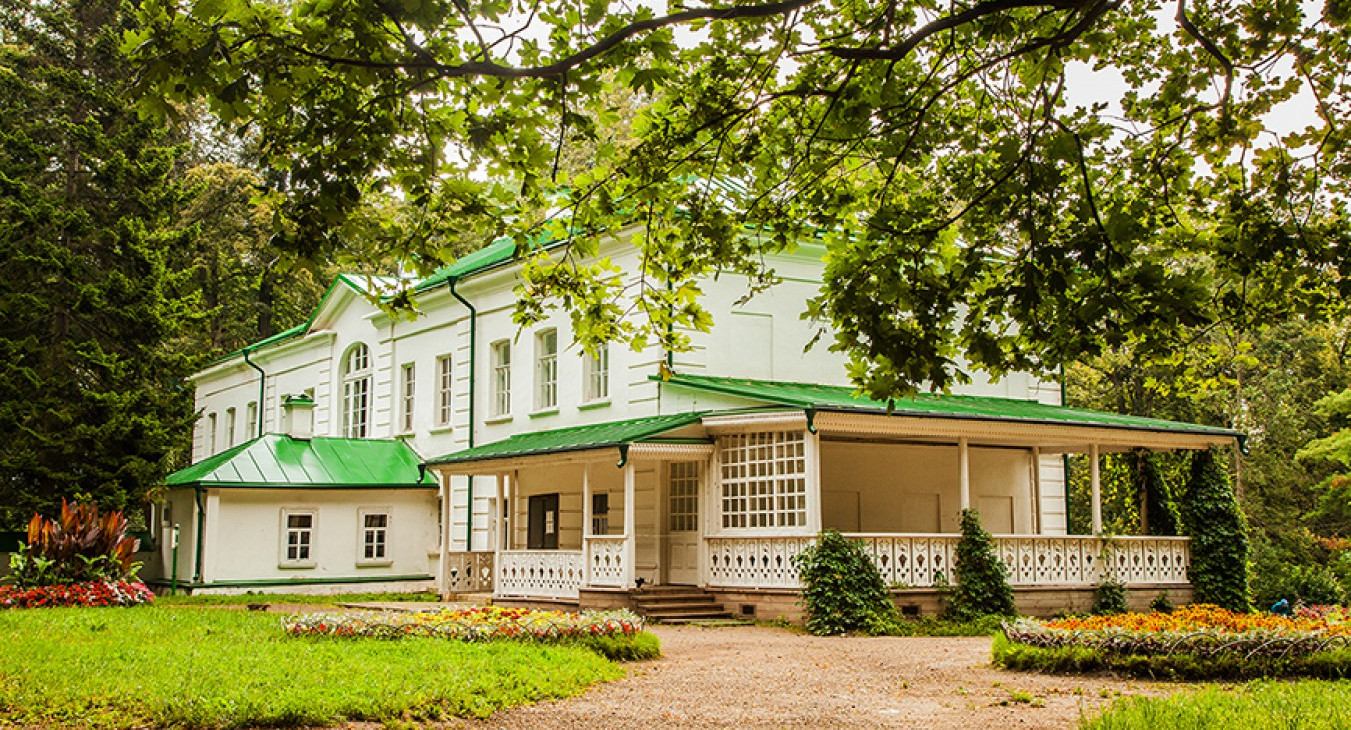 Центр поддержки одаренных детей строят в Ясной Поляне