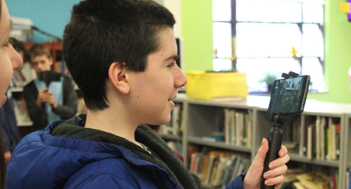 Школьники штата Виргиния опробовали технологию дополненной реальности в учебе