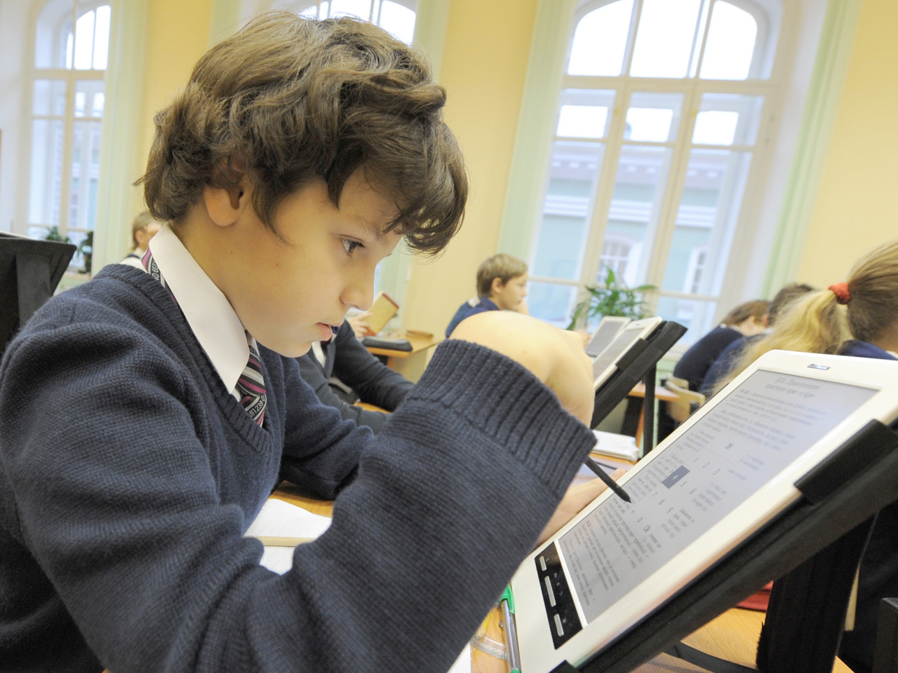 Какой учебник выбрать: электронный или бумажный