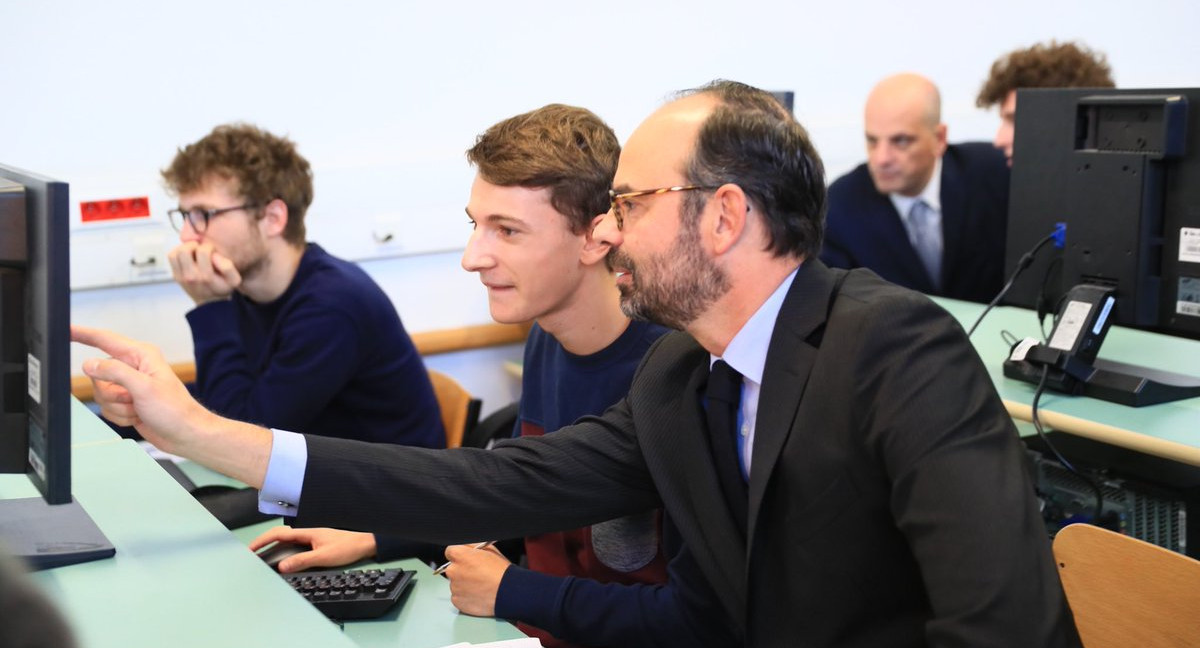 Президент Франции: прием в университеты должен быть прозрачным