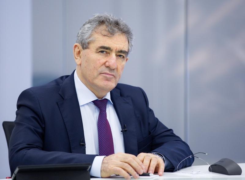 Исаак Калина прокомментировал возможные изменения правил выдачи школьных медалей