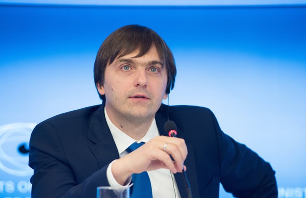 Около 15% учителей показали низкие результаты по русскому языку и математике