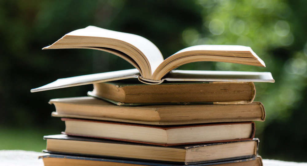 К 1 сентября в школы Югры поступит новый учебник мансийского языка