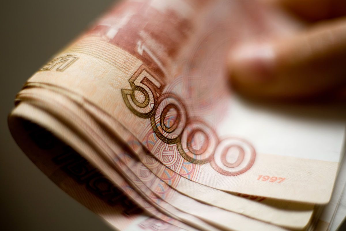 В Петербурге материально поддержат родителей, не отдающих детей в ясли