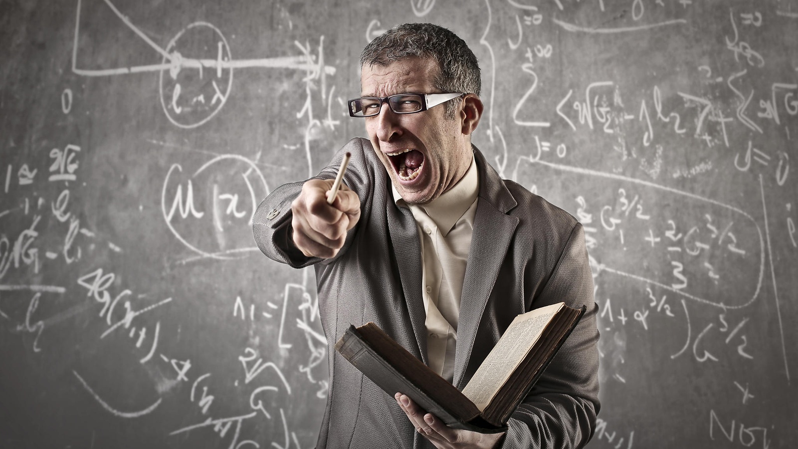 В Британии учитель пнул «уродливую» ученицу