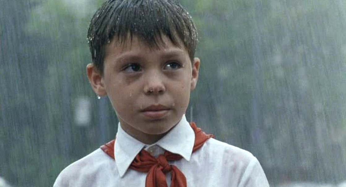 Пионеры дали клятву под дождем