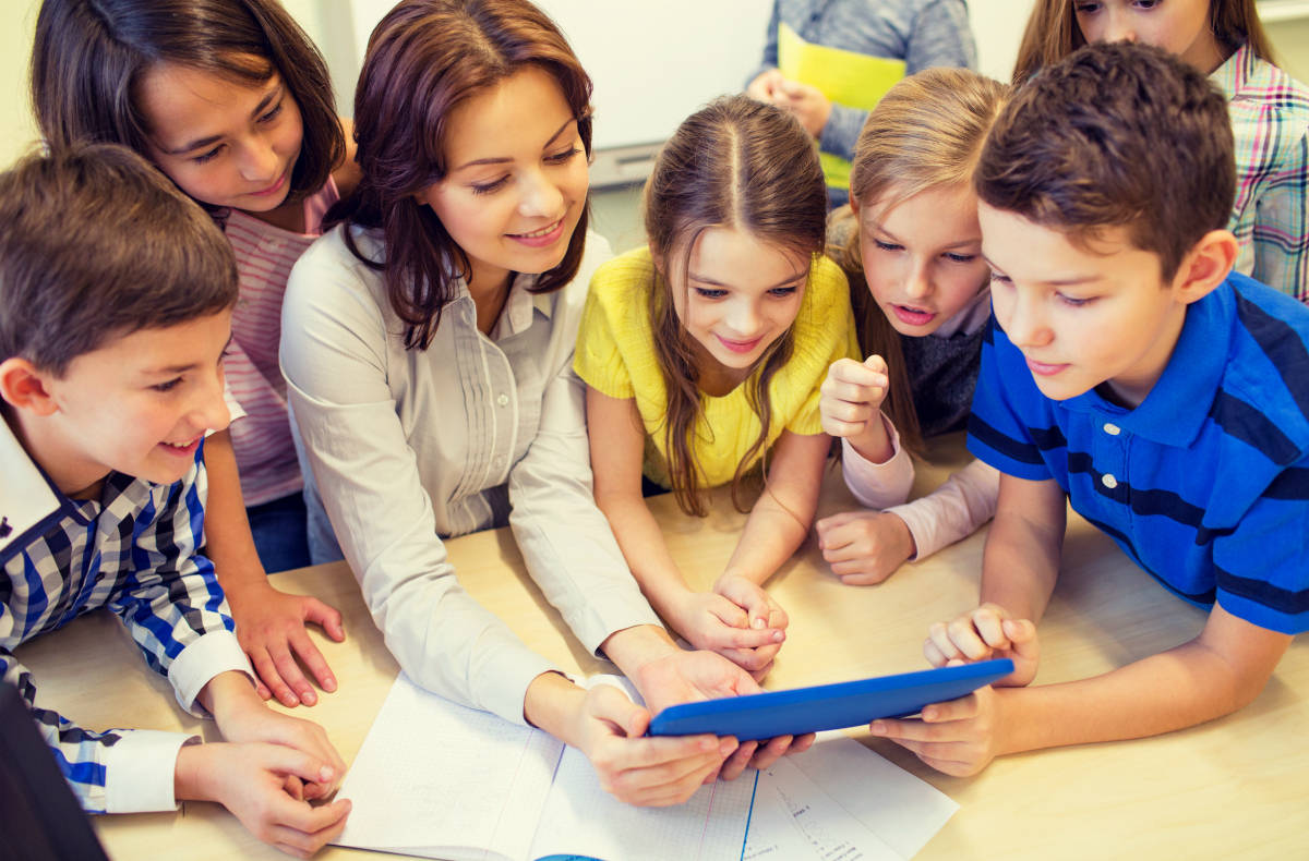 Борис Чернышов: Нельзя ограничивать детям возможность обучаться в соответствии с развитием новых технологий