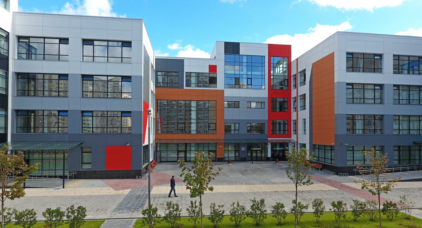 Исаак Калина заявил, что родителей нужно водить в школы на экскурсии