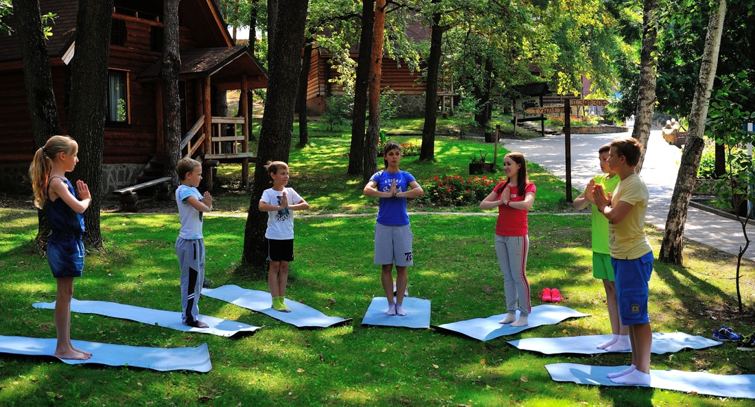 За детьми в лагерях присмотрят камеры