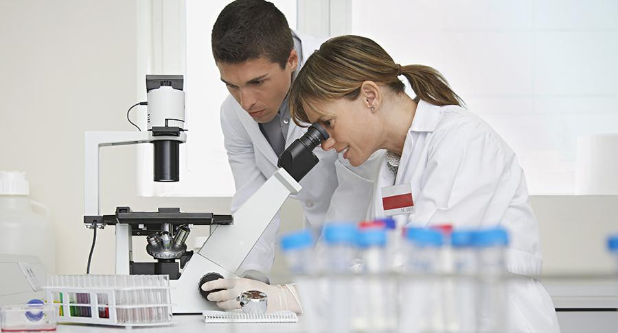 Зарплаты ученых увеличились на 136% за год