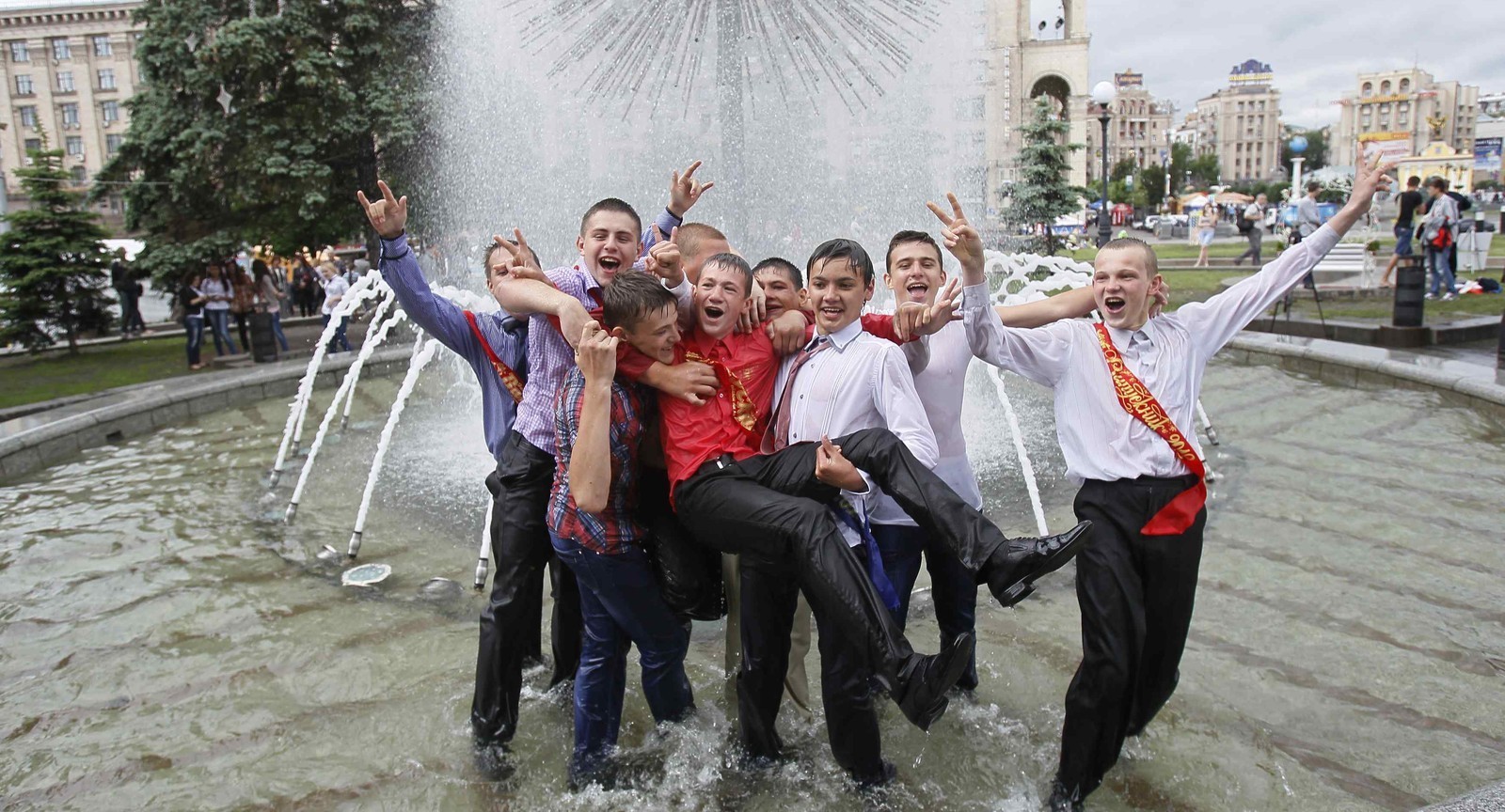 За плохое поведение на выпускном школьников могут лишить права на высшее образование