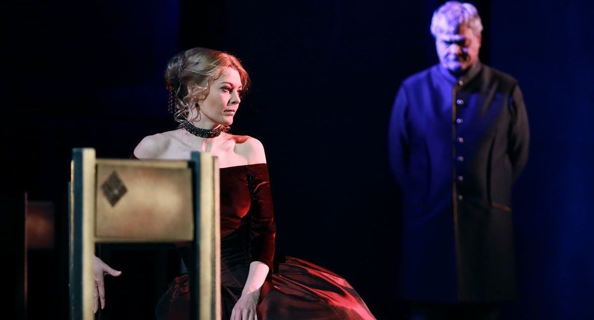 «Что ни век, то век железный»: выучим историю в театре