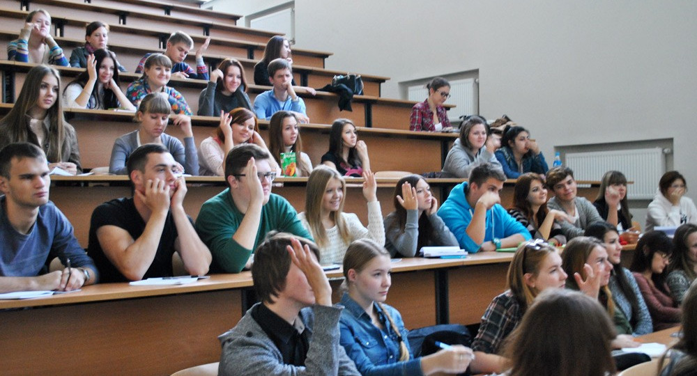 Рособрнадзор отказал в аккредитации трем вузам