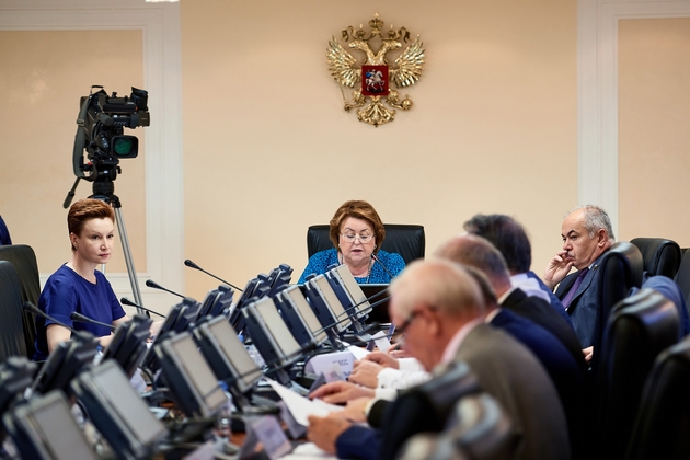 Регионы получат рекомендации по оплате труда педагогов на ЕГЭ