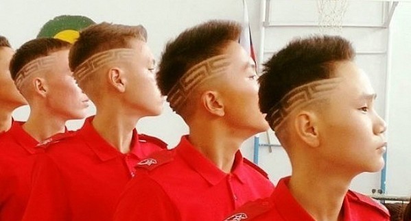 В Бурятии школьники сделали стрижки с национальным узором