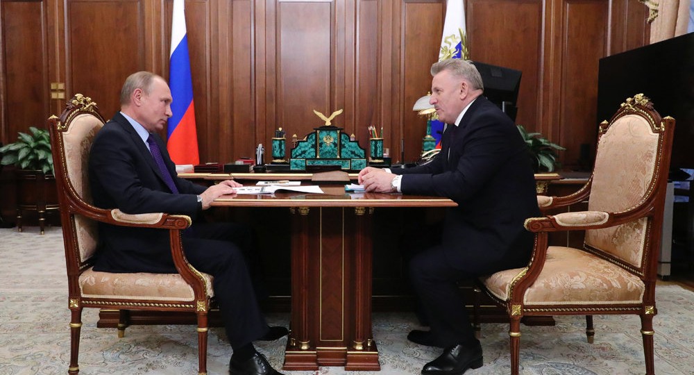 Владимир Путин: Зарплаты учителей должны расти вслед за средним заработком по региону