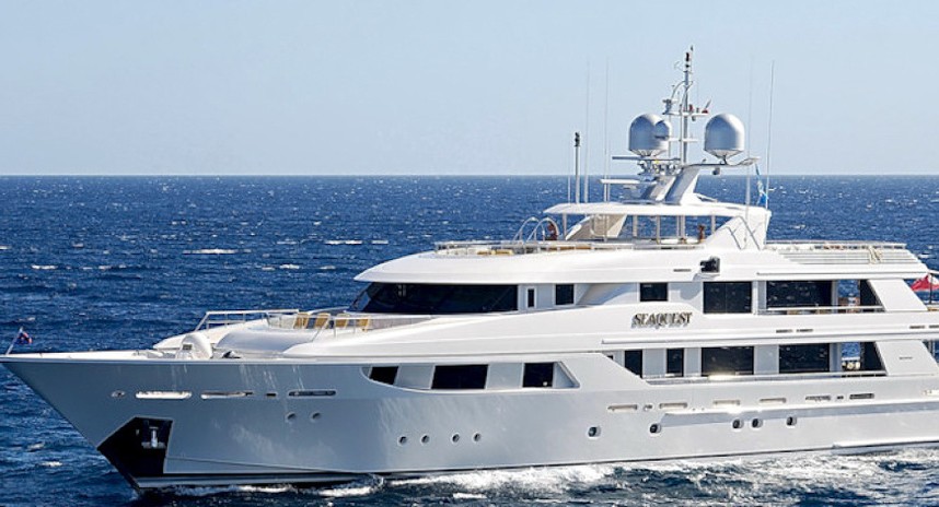 ​50-метровая яхта министра образования США врезалась в причал