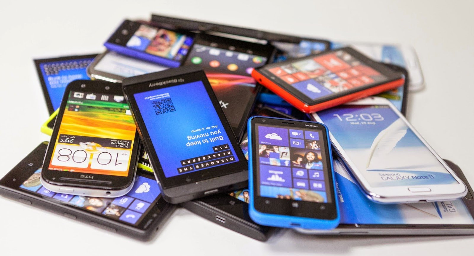 Ольга Васильева не поддерживает запрет мобильных в школах