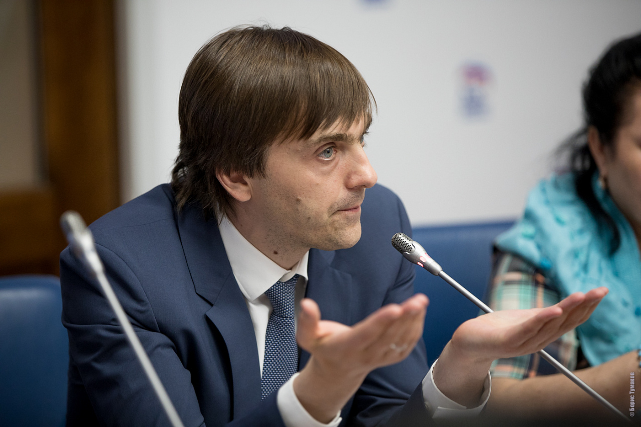 Сергей Кравцов: У системы образования и общества сегодня единая задача – воспитать счастливого ребенка