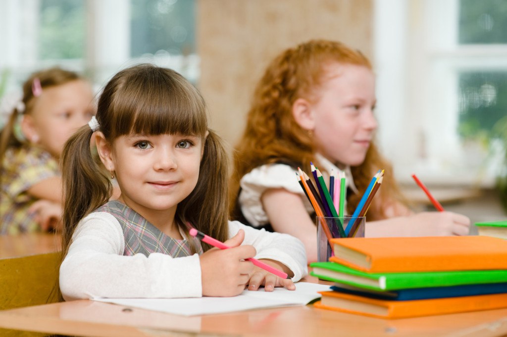 Ученики Омска впервые получат рабочие тетради и прописи бесплатно