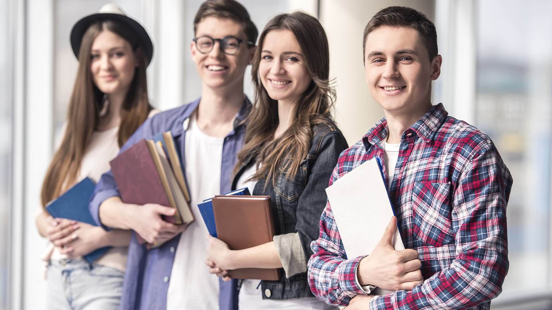 Иностранных студентов в российские вузы планируют отбирать через олимпиады и летние школы