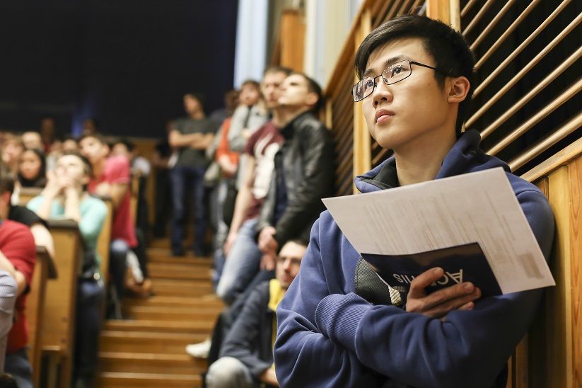 Иностранных студентов готовят около 700 вузов