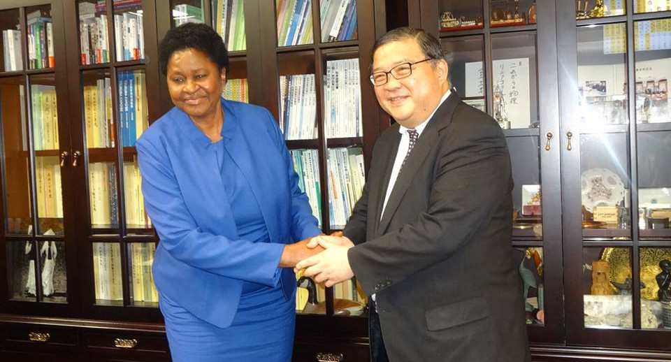 В Японии замминистра образования отправлен в отставку из-за взяток