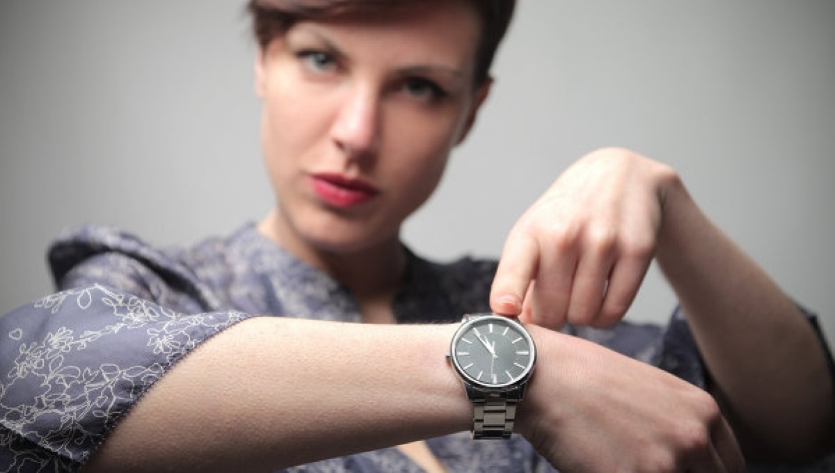 Памятки о комендантском часе получили родители детей школы Екатеринбурга