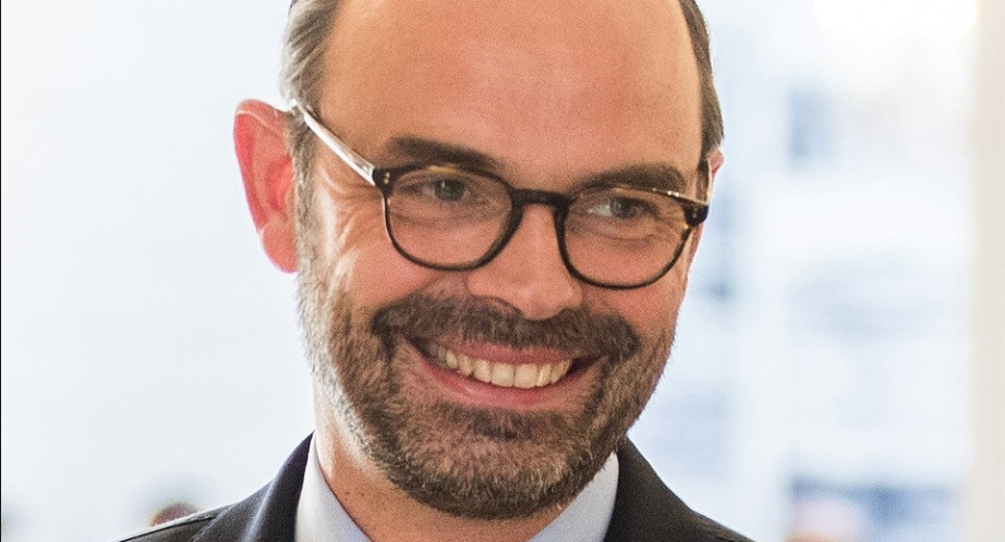  Премьер-министр Франции считает: Для преобразования школы необходимо сократить рабочие места педагогов