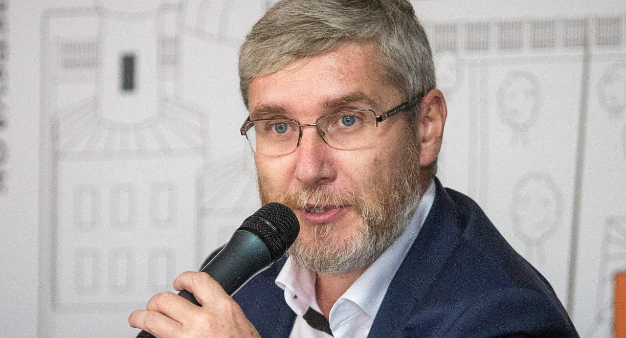 Михаил Случ: спецшколы из-за конкуренции набирают все более юных учеников