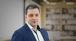 Илья Бронштейн: В управляющих советах школ появились люди, которые представляют интересы не только своего ребенка или своего класса, а интересы всего общества